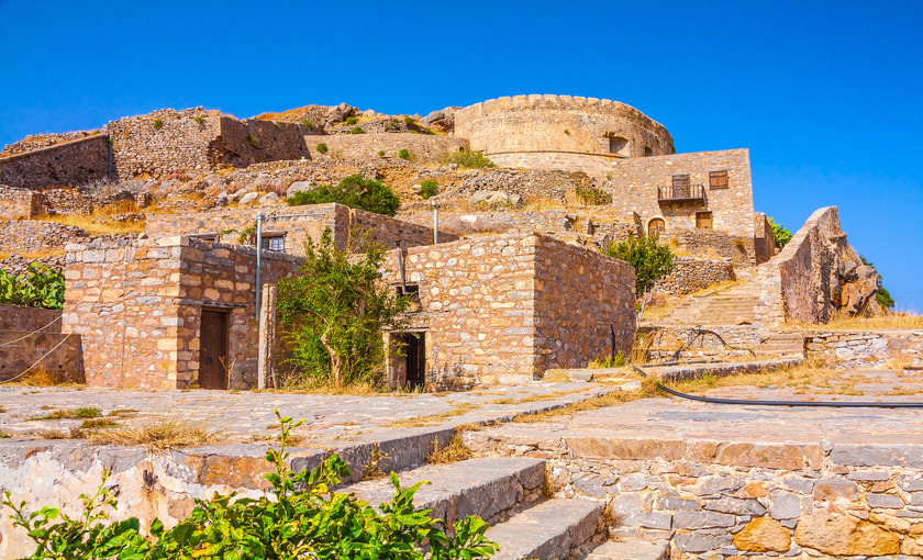 Het eilandje Spinalonga voor de kust van Kreta