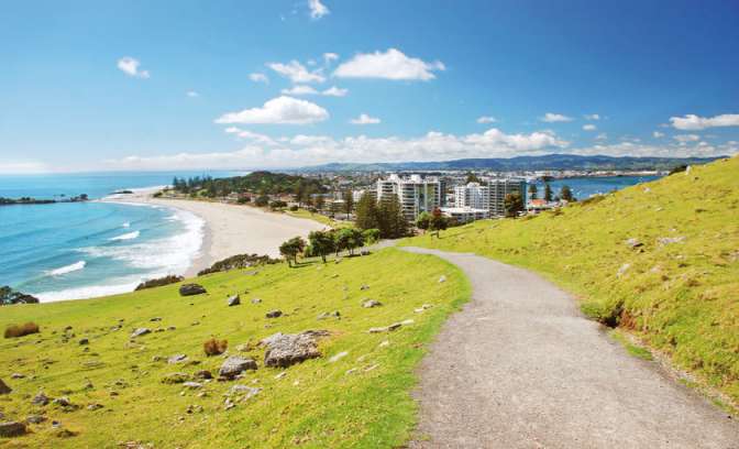 Strand van stad Tauranga in Nieuw Zeeland 
