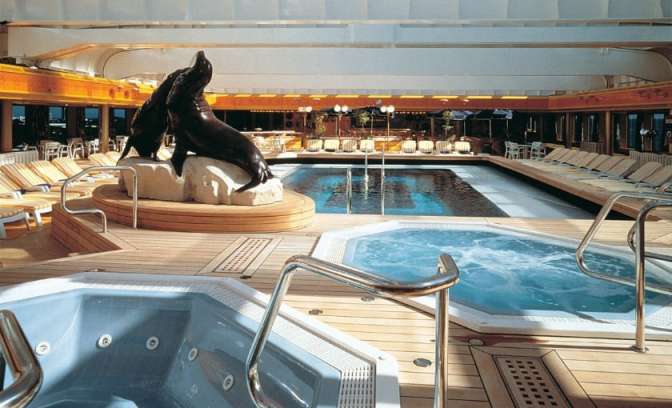Zwembad en whirpool op Holland America Line cruises