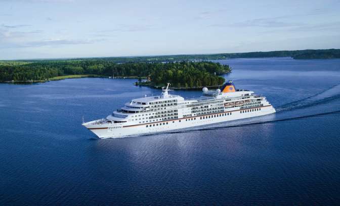 Hapag Lloyd cruiseschip 