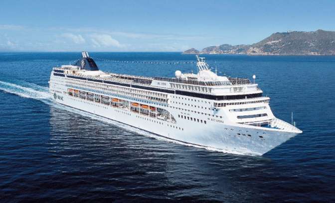 Het volledige schip de MSC Opera