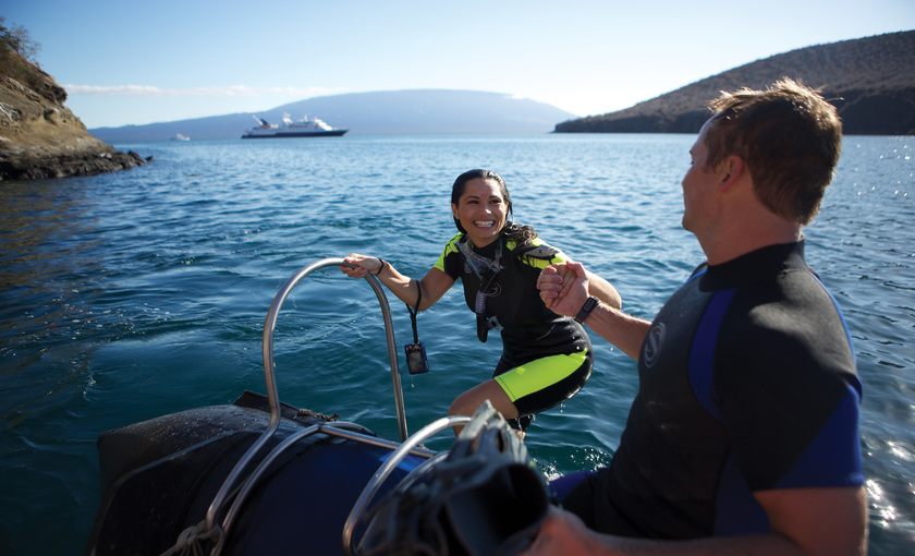 Duiken in de zee bij Celebrity Xpedition