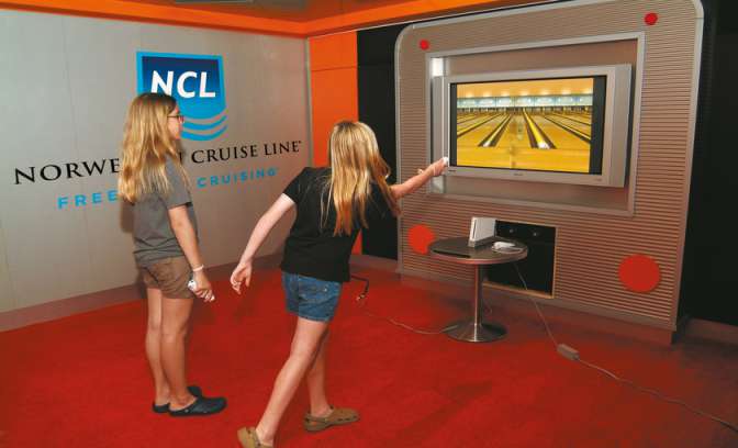 Bowlen op de wii op de Norwegian Pearl van NCL