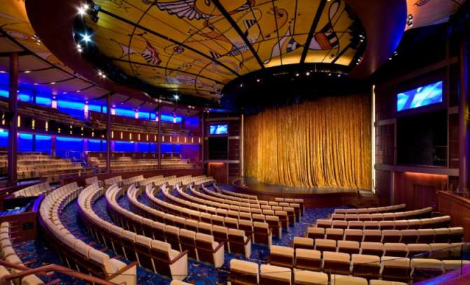 Het theater op de Celebrity Solstice