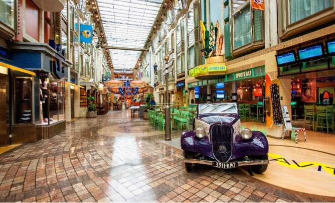 De promenade op de adventure of the seas