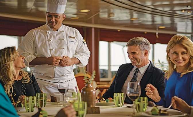 Dineren aan boor van luxe schip Silver Sahdow