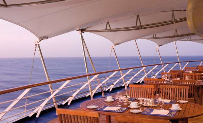 Buiten lunchen aan boord van Silver Wind