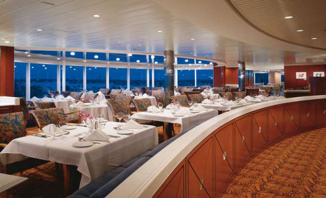 Restaurant aan boord van Celebrity Summit 
