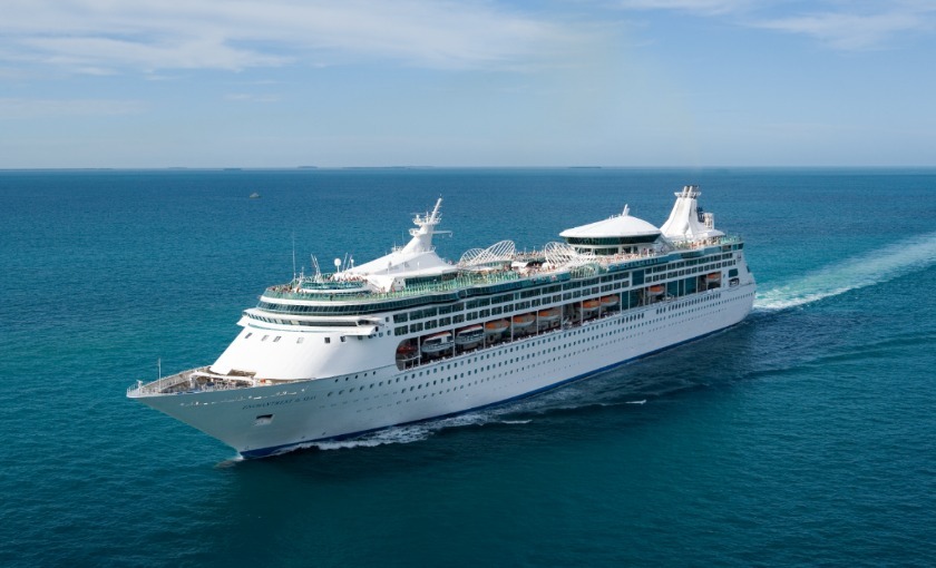 Het gehele schip de Enchantment of the Seas.