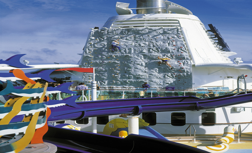 Een klimmuur op de Brilliance of the Seas van Royal Caribbean