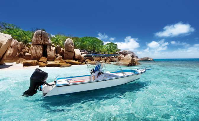 De zee bij de seychellen