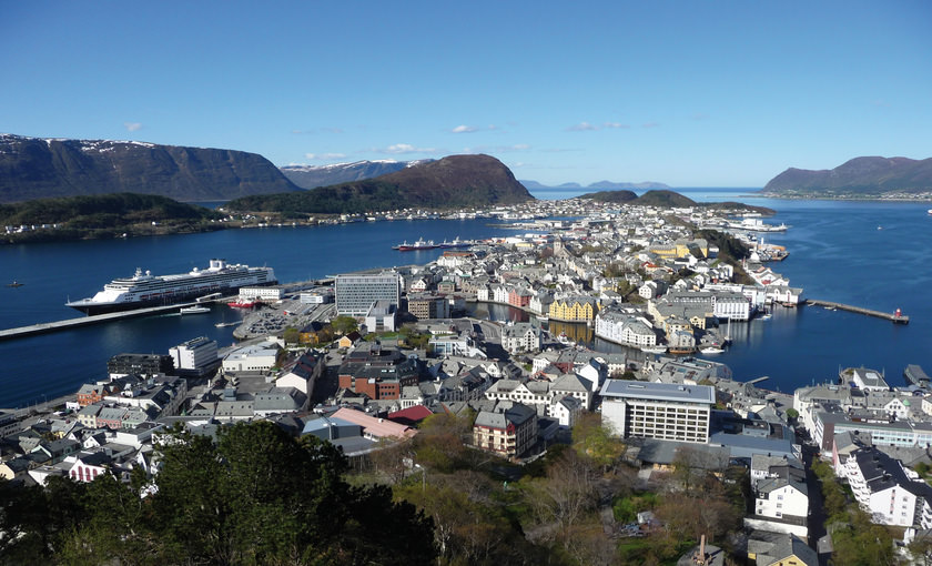 Nog een foto van de haven in Alesund